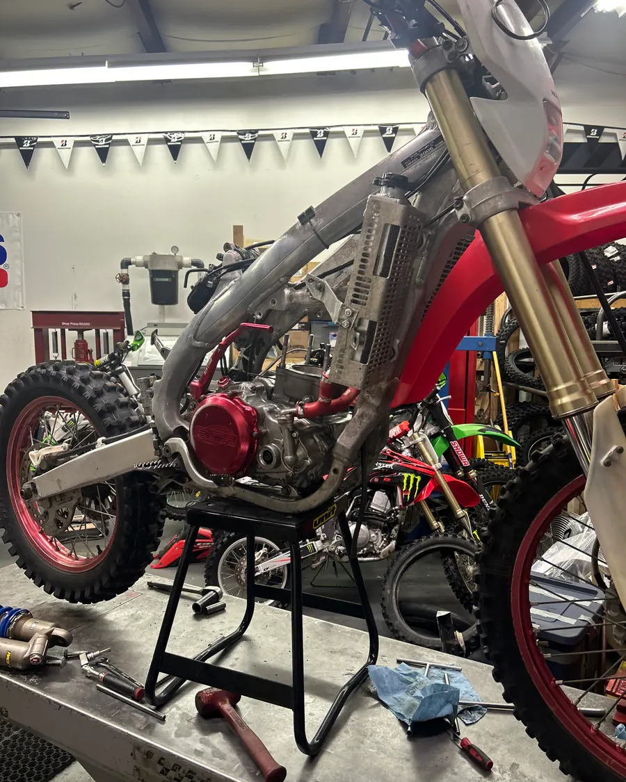 Dirtbike on the lift